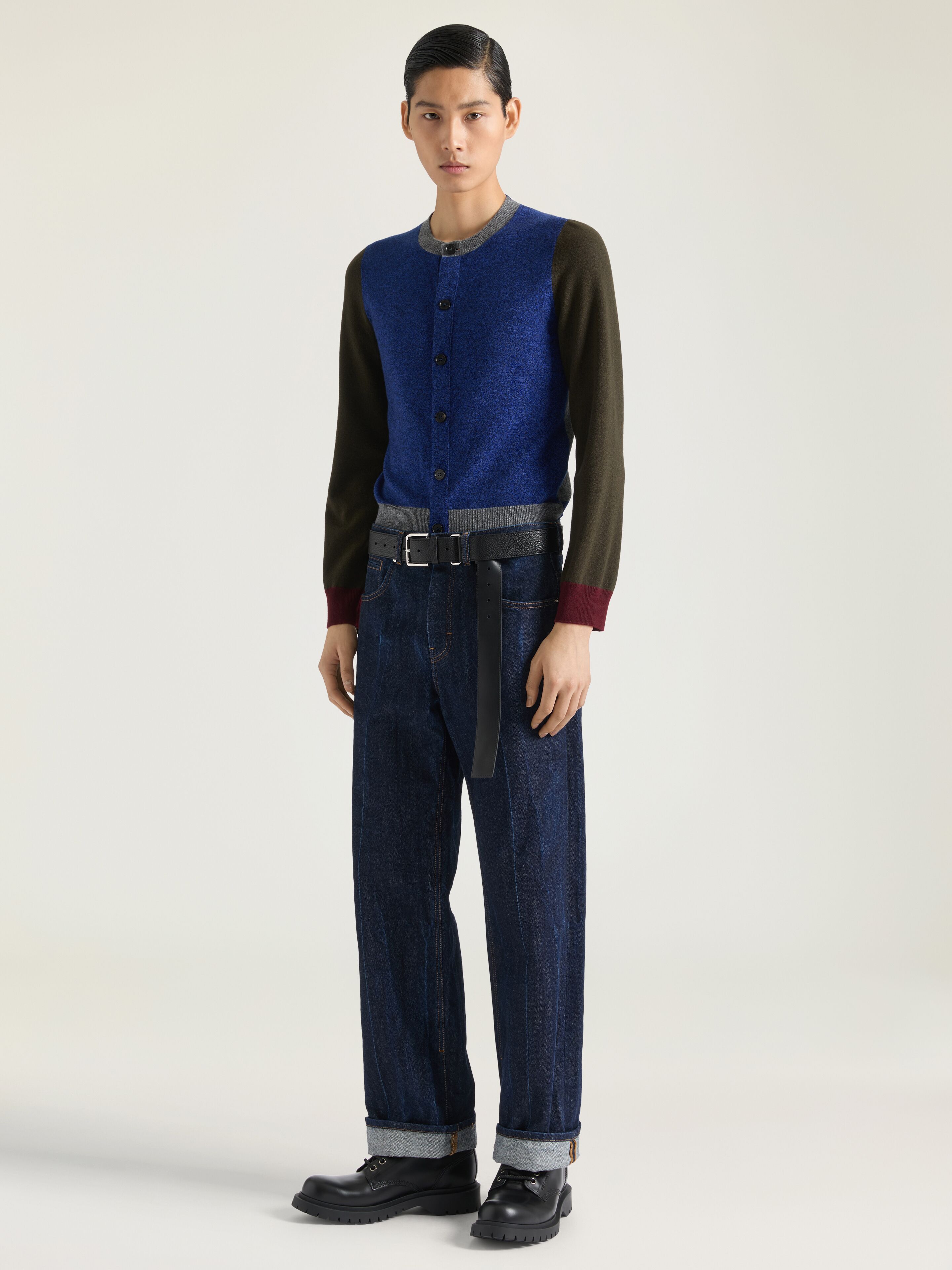 Cardigan in wool knit with color block